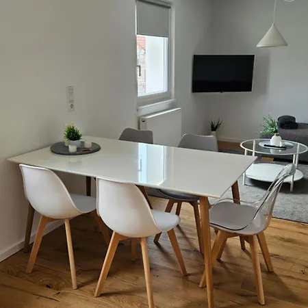 As5 One Hallstadt - Grosses 3-Zimmer-Apartment - Balkon, Parkplatz & Bahnhofsnah - Bema Apartments Bamberg