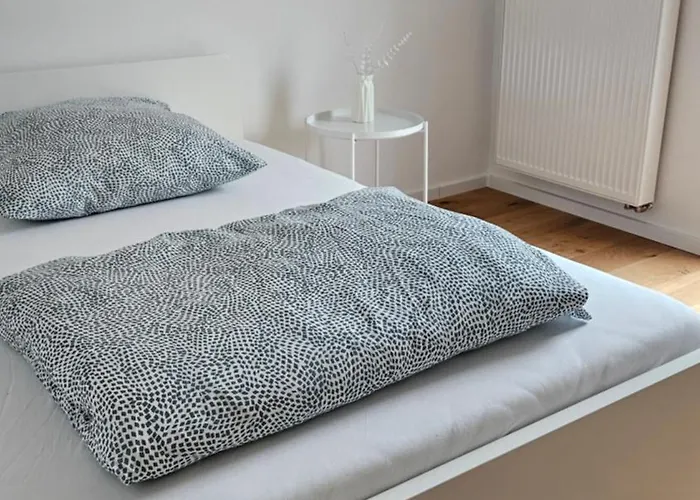 Bema - Ruhig, Zentral Mit Balkon, Mit Parkplatz Und In Naehe Von Bamberg - As5 One Lejlighed Hallstadt